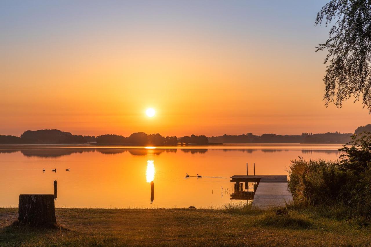 Ferienwohnungen Am Wasser - Krakow Am See Exterior foto